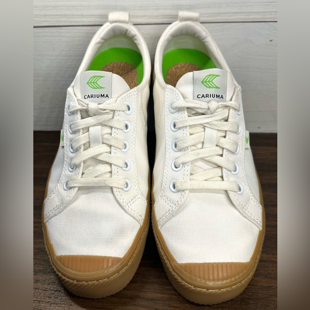 Cariuma OCA Low - Off-White with Gum Bottom
